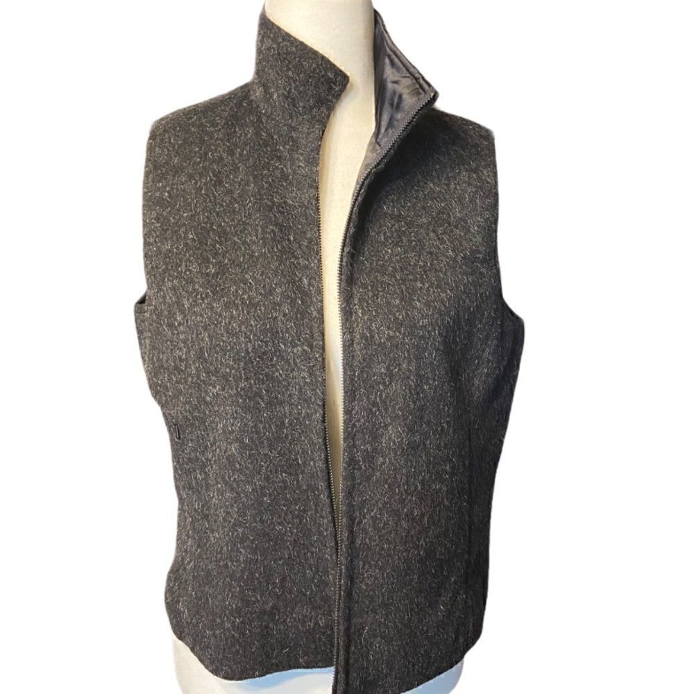 Eddie Bauer Women’s Wool, Nylon, Alpaca and Mohair Vest Size Small‎